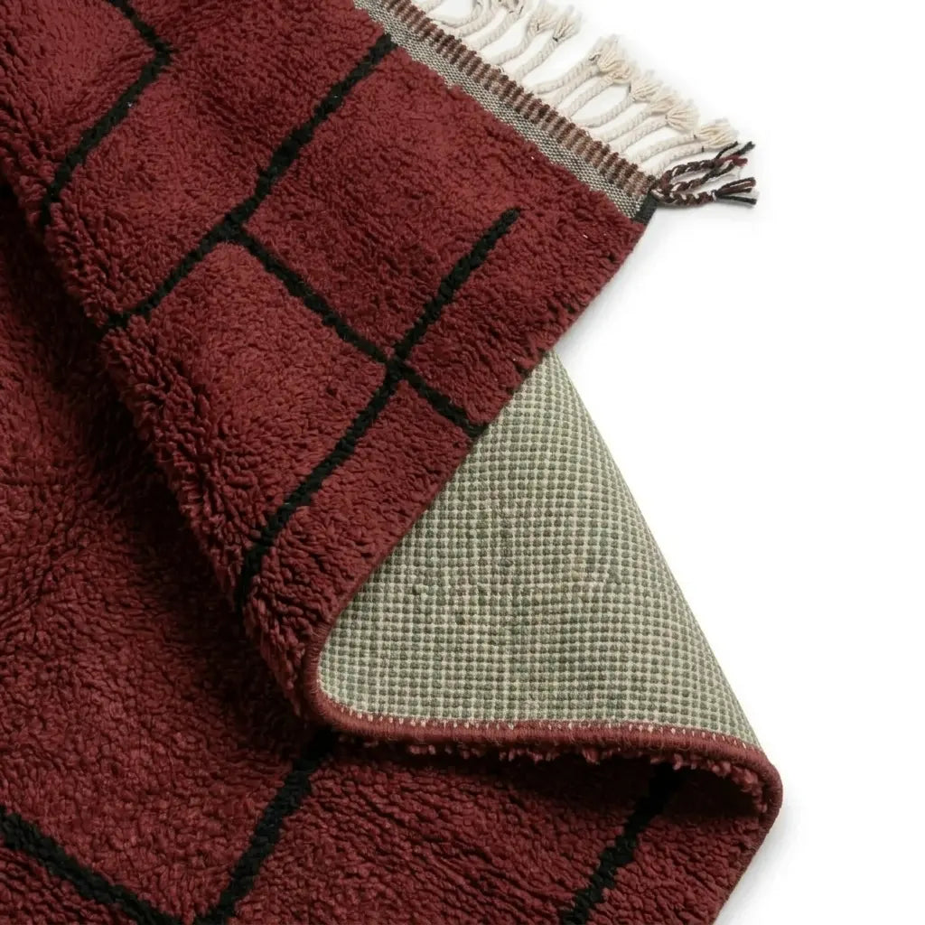 Tapis Beni M'Guild Rouge — Lignes Noires Main
