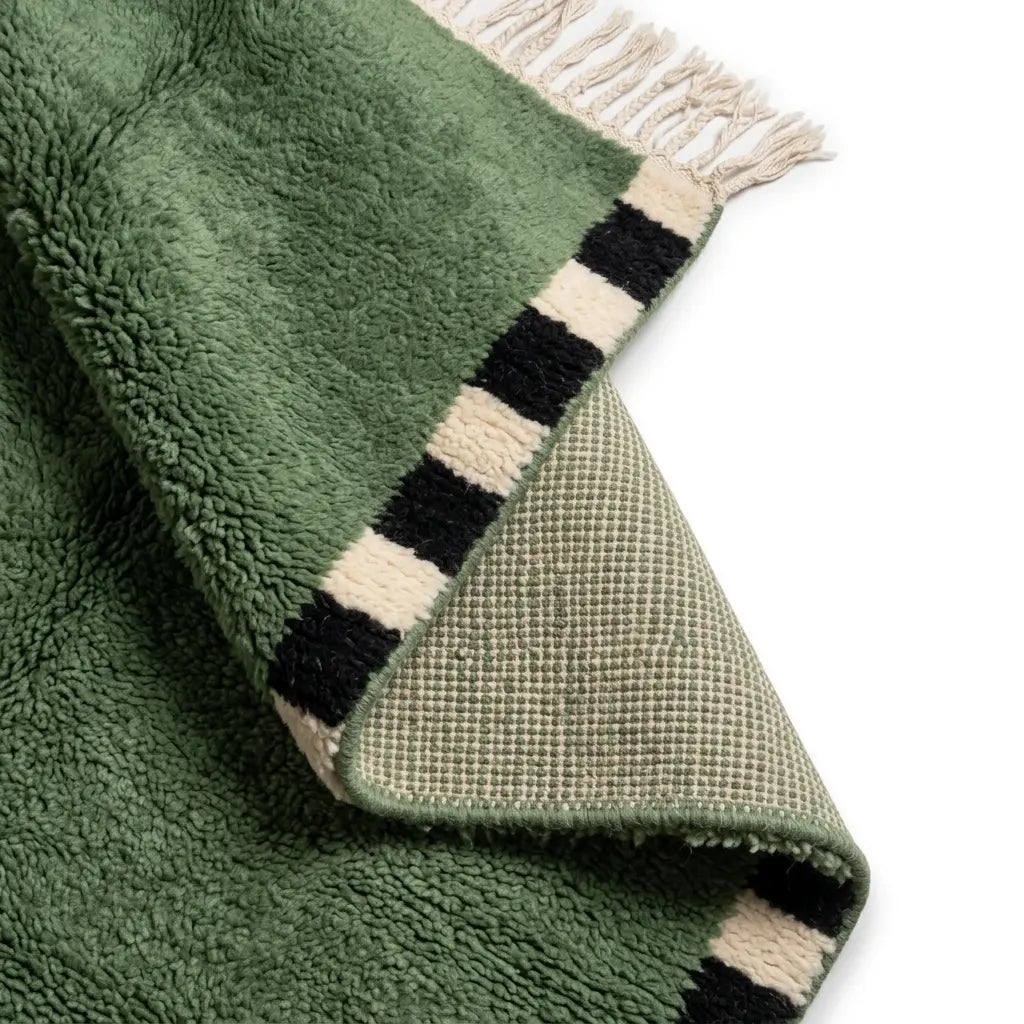 Tapis M'irt Vert Forêt — Bordures Noir & Blanc